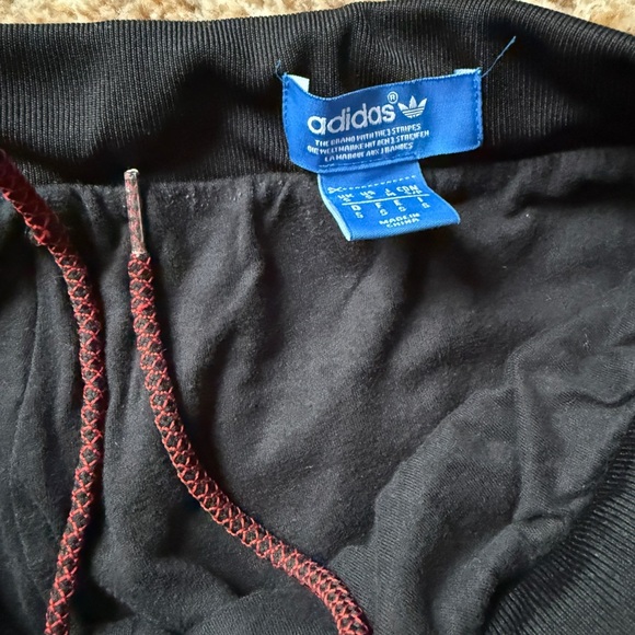 Adidas Men’s joggers, heavyweight, zipper front pockets, Drawstring Waist. Sz sm - Picture 3 of 6